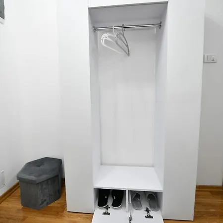 Apartman-studio “suzana” *